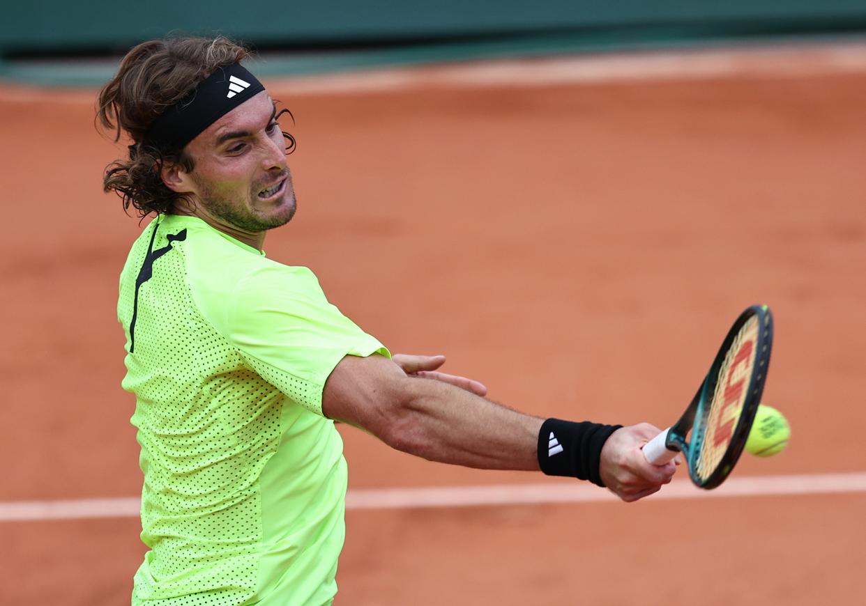 开云APP-日本网球队险胜法国网球队，西西帕斯三分雨点燃全场