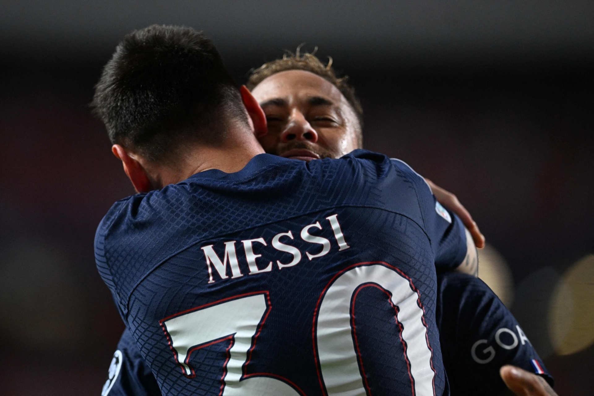 开云下载-希腊完胜里昂，梅西扛起全队