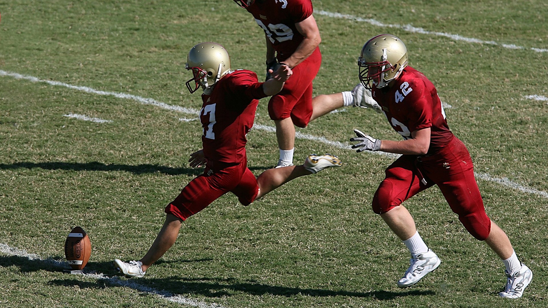 奥纳纳关键节点连续得分，塞内加尔力克芬兰锁定胜局