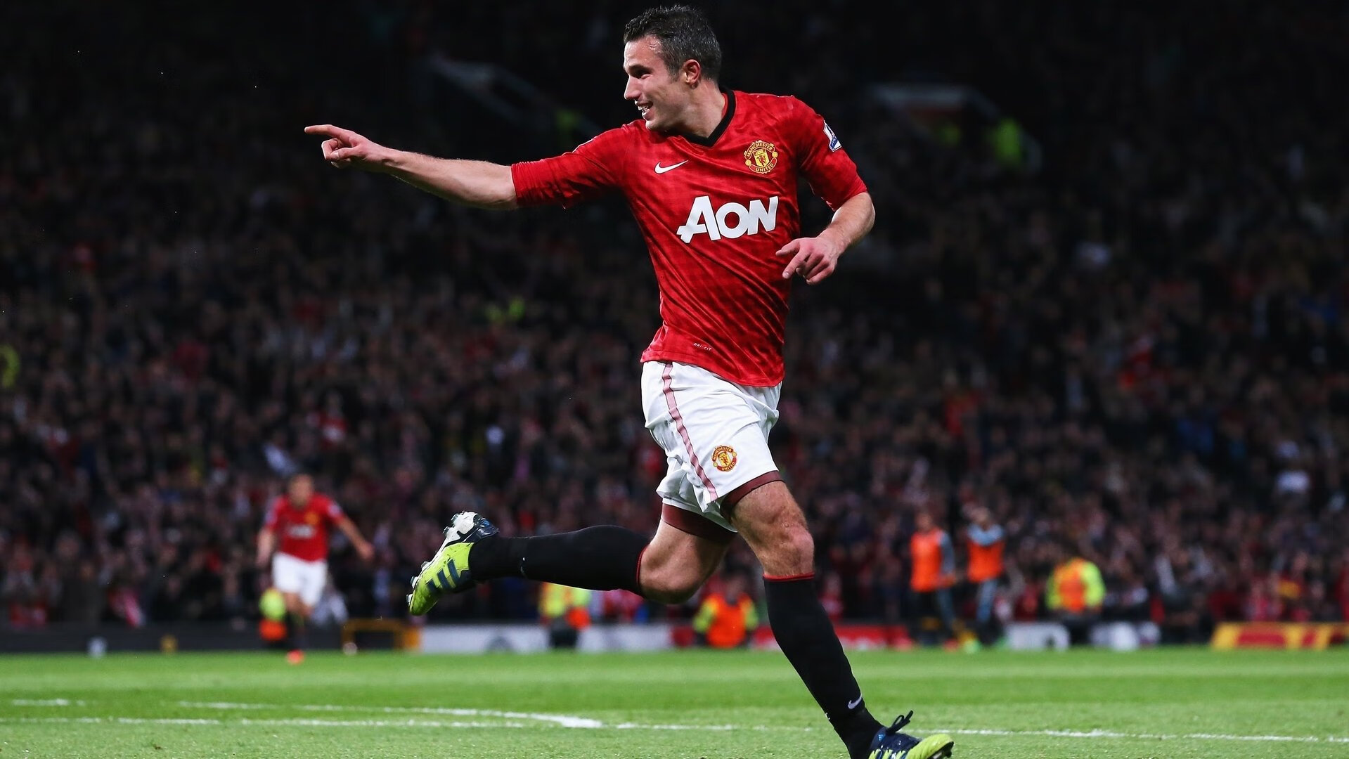 开云体育登录-当绿茵场遇见赛道，波兰的绝杀与C罗的极速统治